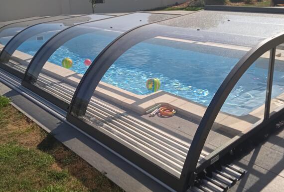 Réalisation d'un abri de piscine Gustave Rideau à Foussais-Payre pour Cedric