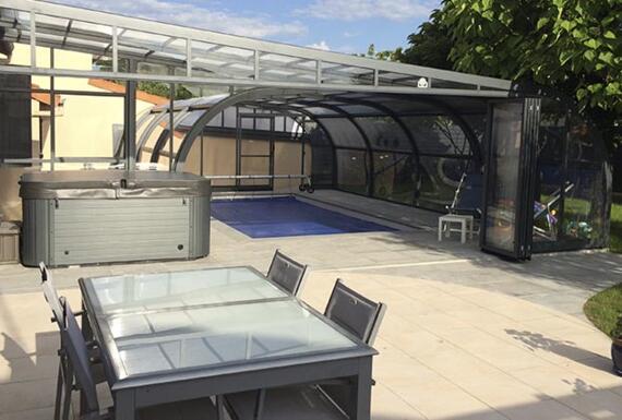 Réalisation d'un abri de piscine Gustave Rideau à Le May-sur-Evre pour Charles