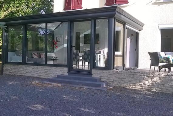 Réalisation d'une véranda Gustave Rideau à Usson-du-Poitou pour Martine et Pascal