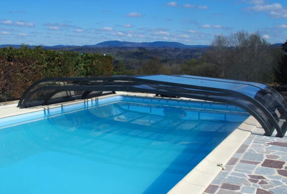 Réalisation d'un abri de piscine Gustave Rideau à Bar pour Yves