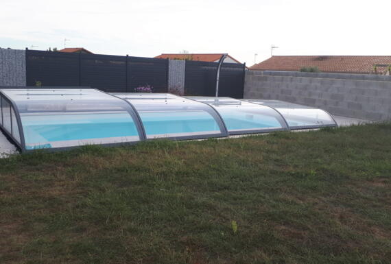 Réalisation d'un abri de piscine Gustave Rideau à Salle-Et-Chapelle-Aubry pour Clément