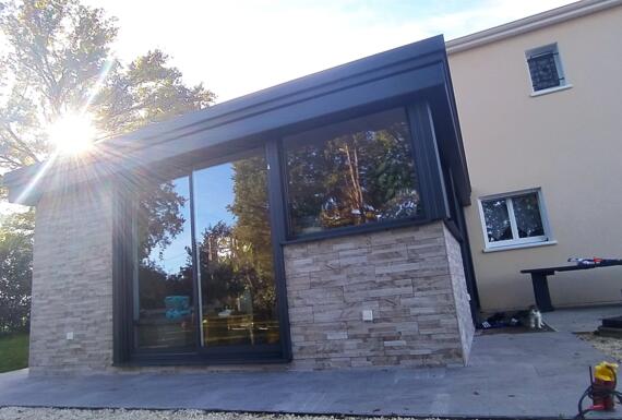 Réalisation d'une extension de maison Gustave Rideau à Saint-Maurice-Les-Brousses pour Mariame