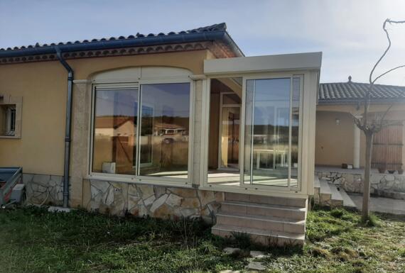 Réalisation d'une véranda Gustave Rideau à Lezignan-La-Cebe pour Mariline