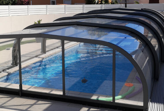 Réalisation d'un abri de piscine Gustave Rideau à Serignan pour Manuel