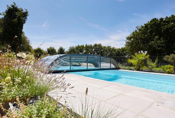 Réalisation d'un abri de piscine Gustave Rideau à Fouesnant pour Annie et Thierry