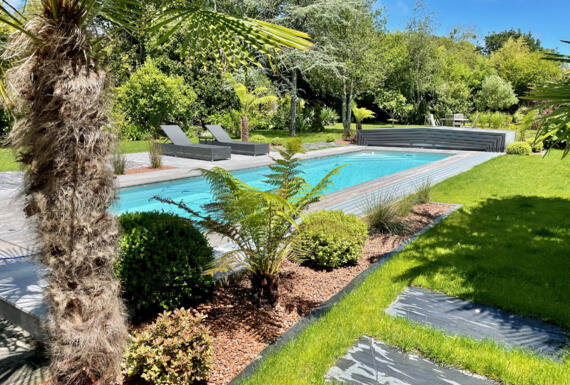 Réalisation d'un abri de piscine Gustave Rideau à Ploemeur pour Ludovic