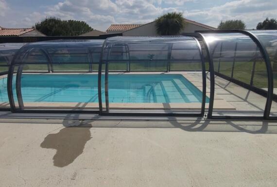 Réalisation d'un abri de piscine Gustave Rideau à Tonnay-Charente pour Alexandra