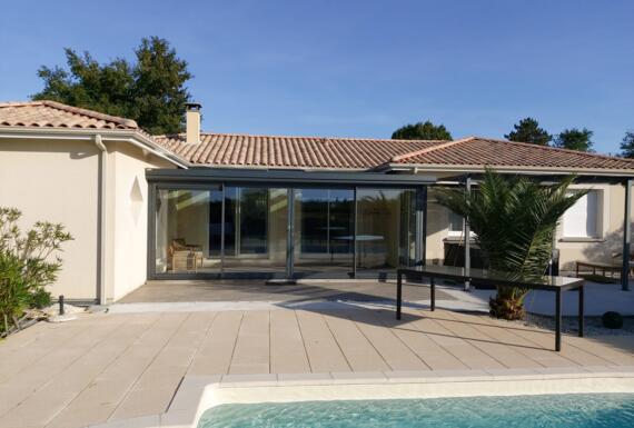 Réalisation d'une véranda Gustave Rideau à Saint-Germain-du-Puch pour Arthur et Nathalie
