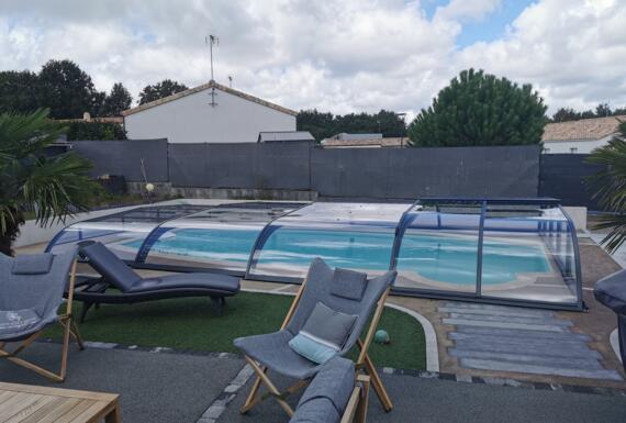 Réalisation d'un abri de piscine Gustave Rideau à Aubigny-Les-Clouzeaux pour Benoit