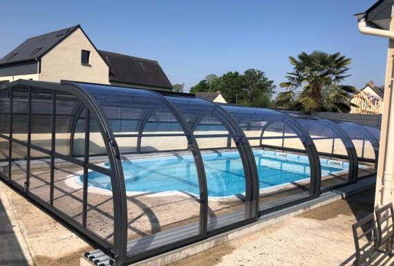 Réalisation d'un abri de piscine Gustave Rideau à Saint-Leger-des-Pres pour Jeremy