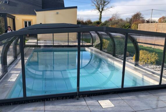 Réalisation d'un abri de piscine Gustave Rideau à Le Tiercent pour Aurélie et Franck