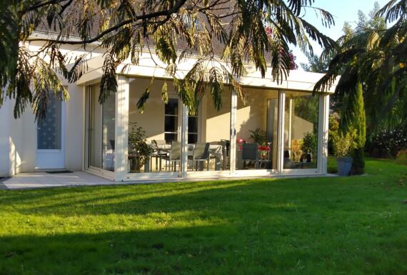 Réalisation d'une véranda Gustave Rideau à Avrille pour Sylvie et Pascal