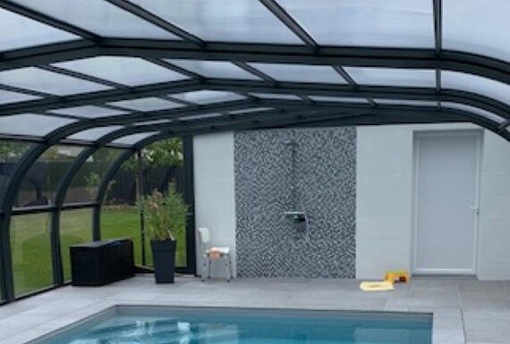 Réalisation d'un abri de piscine Gustave Rideau à Pleslin-Trigavou pour Francois