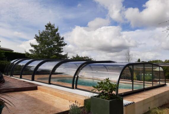 Réalisation d'un abri de piscine Gustave Rideau à Saint-Melaine-sur-Aubance pour Sophie