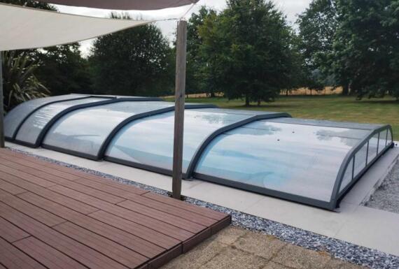 Réalisation d'un abri de piscine Gustave Rideau à Molac pour Emilie