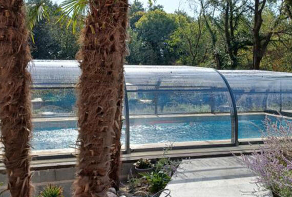 Réalisation d'un abri de piscine Gustave Rideau à Treize-Septiers pour Géraldine et Jean-Michel
