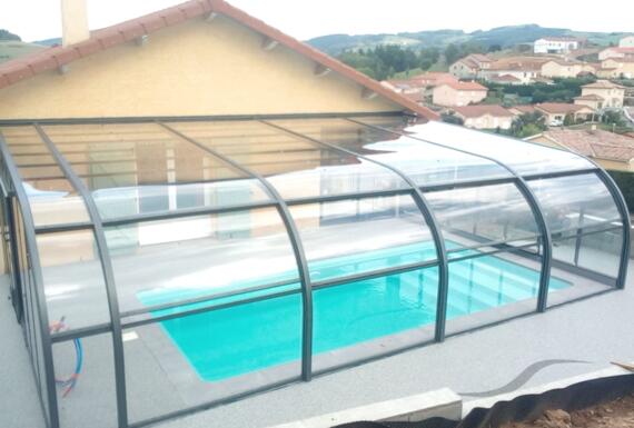 Réalisation d'un abri de piscine Gustave Rideau à Amplepuis pour christophe