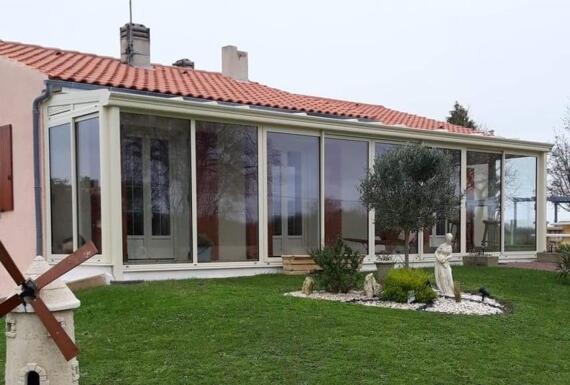 Réalisation d'une véranda Gustave Rideau à Asnieres-La-Giraud pour Stéphane