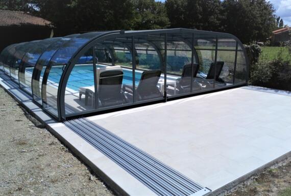 Réalisation d'un abri de piscine Gustave Rideau à Paulx pour Jean-Christophe