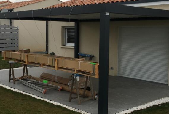 Réalisation d'une pergola Gustave Rideau à Saint-Martin-de-Saint-Maixent pour FABRINA ET ERIC