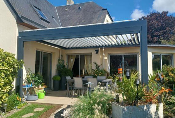 Réalisation d'une pergola Gustave Rideau à Colomby-Anguerny pour Eric et Isabelle