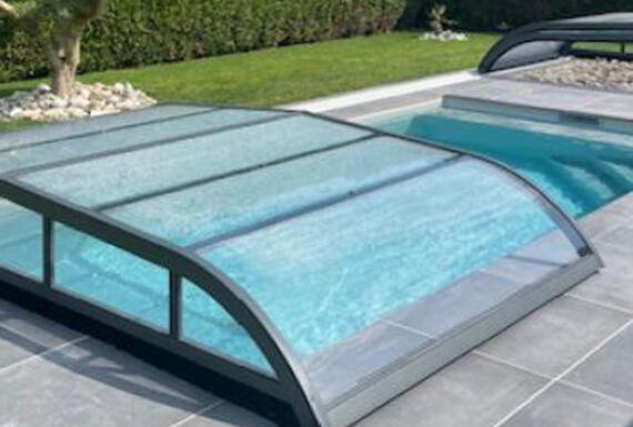 Réalisation d'un abri de piscine Gustave Rideau à Noyal-Chatillon-sur-Seiche pour Isabelle