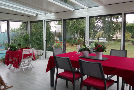 Réalisation d'une véranda Gustave Rideau à Sully-La-Chapelle pour Michel et Martine