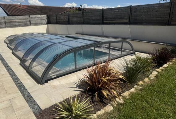 Réalisation d'un abri de piscine Gustave Rideau à Mionnay pour Stéphane
