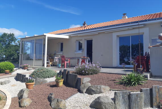 Réalisation d'une véranda Gustave Rideau à Drain pour Joseph et Thérèse