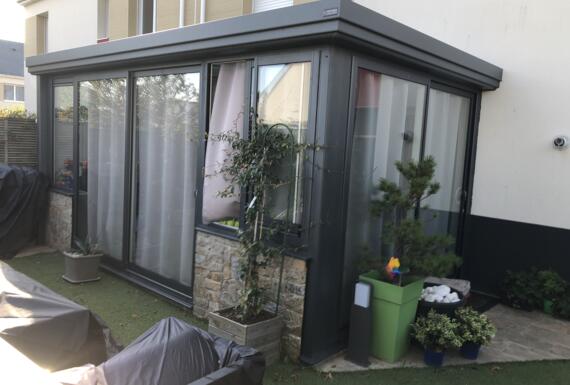 Réalisation d'une véranda Gustave Rideau à Saint-Etienne-de-Montluc pour Nadiya