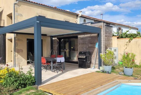 Réalisation d'une pergola Gustave Rideau à Chambretaud pour Pierre-Jean