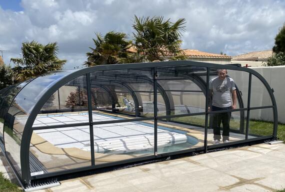 Réalisation d'un abri de piscine Gustave Rideau à Nuaille-D’aunis pour Yoan