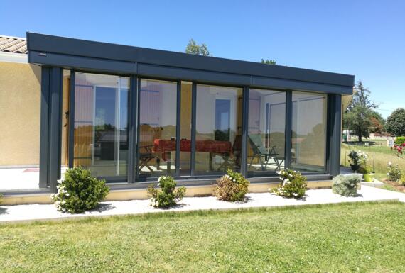 Réalisation d'une véranda Gustave Rideau à Saint-Aulaye-Puymangou pour Christophe