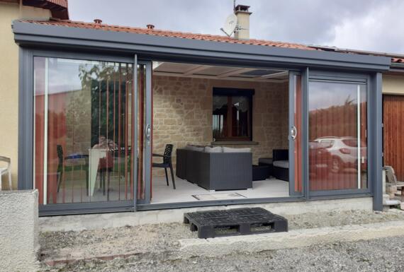 Réalisation d'une véranda Gustave Rideau à Seychalles pour Philippe