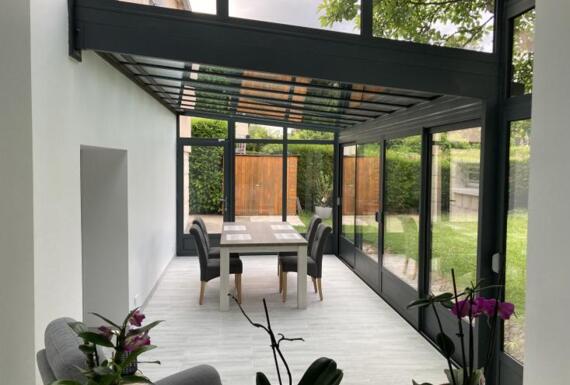 Réalisation d'une véranda Gustave Rideau à Roissy-En-Brie pour Patrice et Fabienne