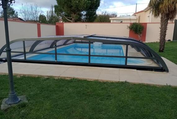 Réalisation d'un abri de piscine Gustave Rideau à Lys-Haut-Layon pour Serge