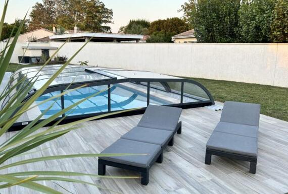 Réalisation d'un abri de piscine Gustave Rideau à Izon pour Florian