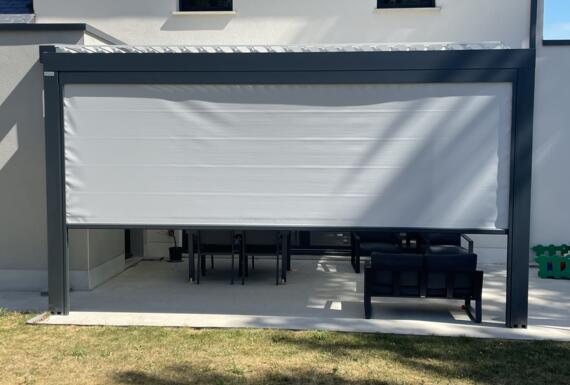 Réalisation d'une pergola Gustave Rideau à L’Huisserie pour Mathias