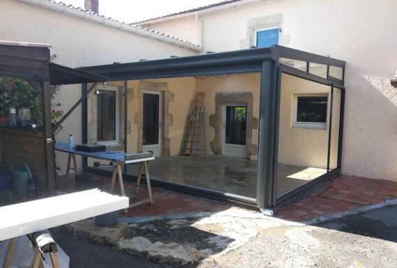 Réalisation d'une véranda Gustave Rideau à Fontenay-Le-Comte pour Olivier et Delphine